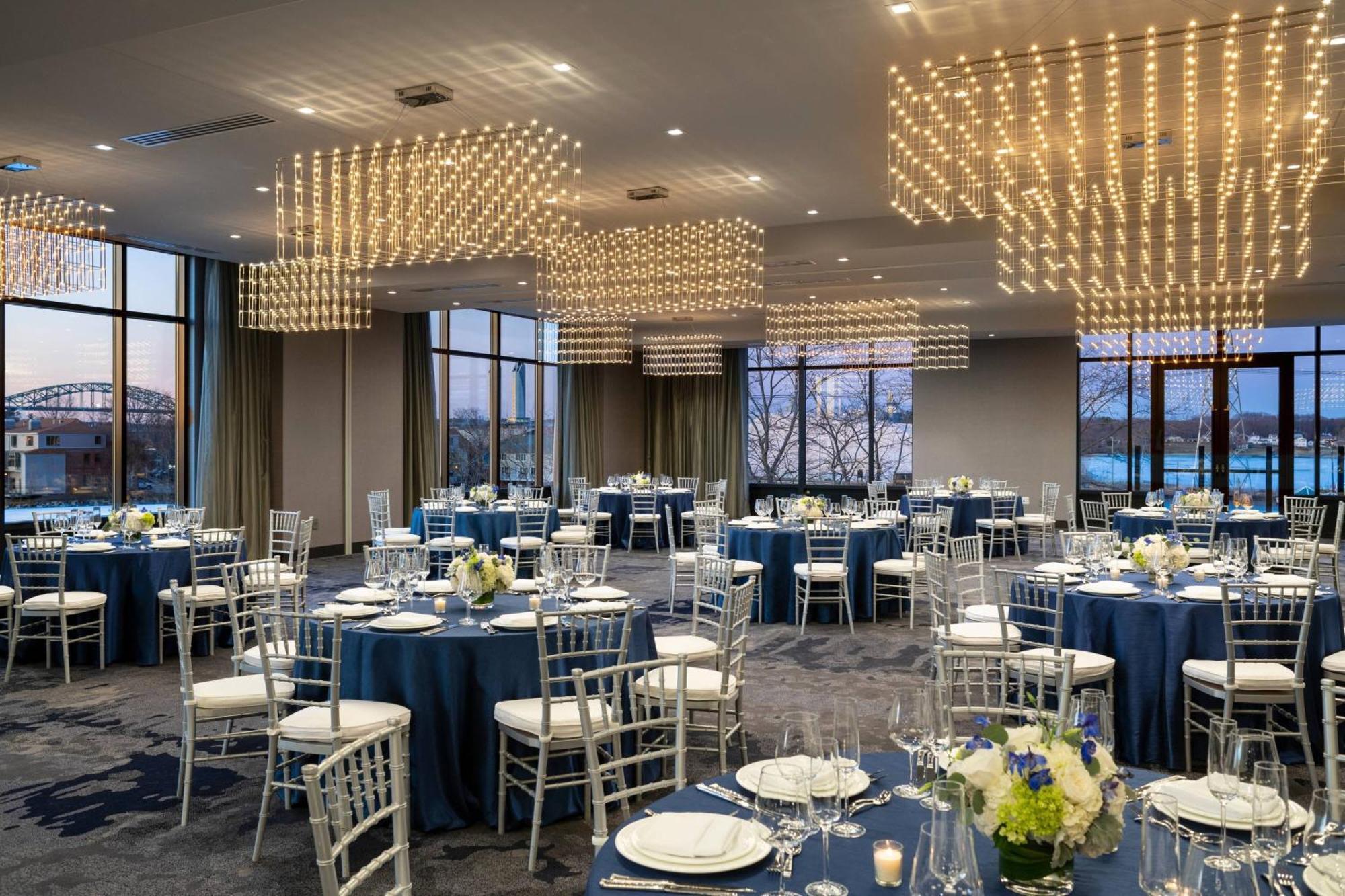 Ac Hotel By Marriott Portsmouth Downtown/Waterfront Экстерьер фото